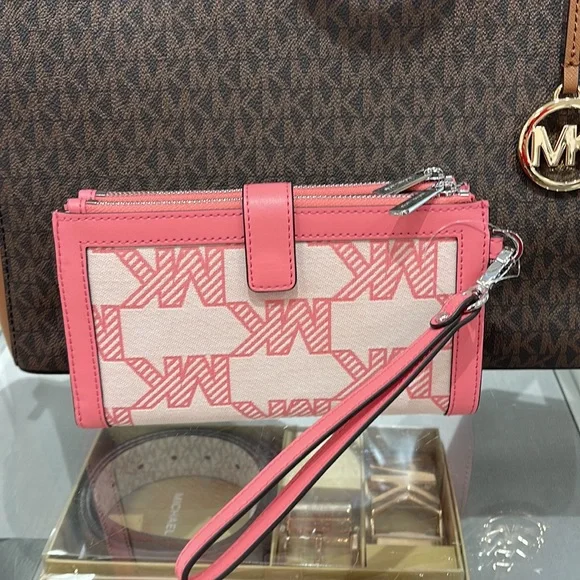 MICHAEL KORS JET SET TRAVEL 35S3GTVW7J LIGHT SAGE LG DOUBLE ZIP WRISTLET-WALLET - Picture 6 of 16